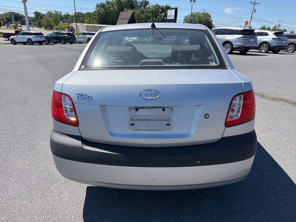 Used 2007 Kia Rio LX FWD image 4