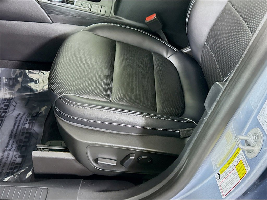 Used 2022 Ford Escape Titanium w/ Class II Trailer Tow Package image 25