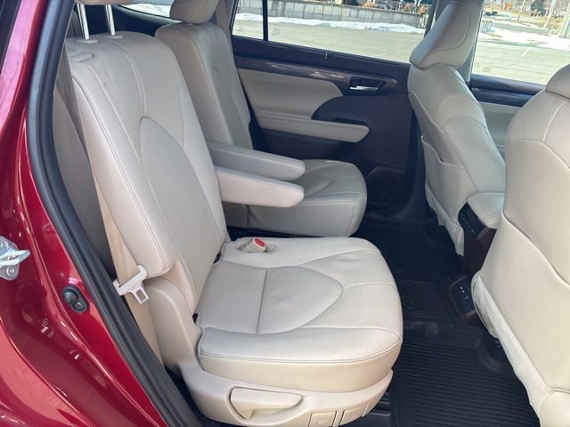 Used 2020 Toyota Highlander Limited image 17