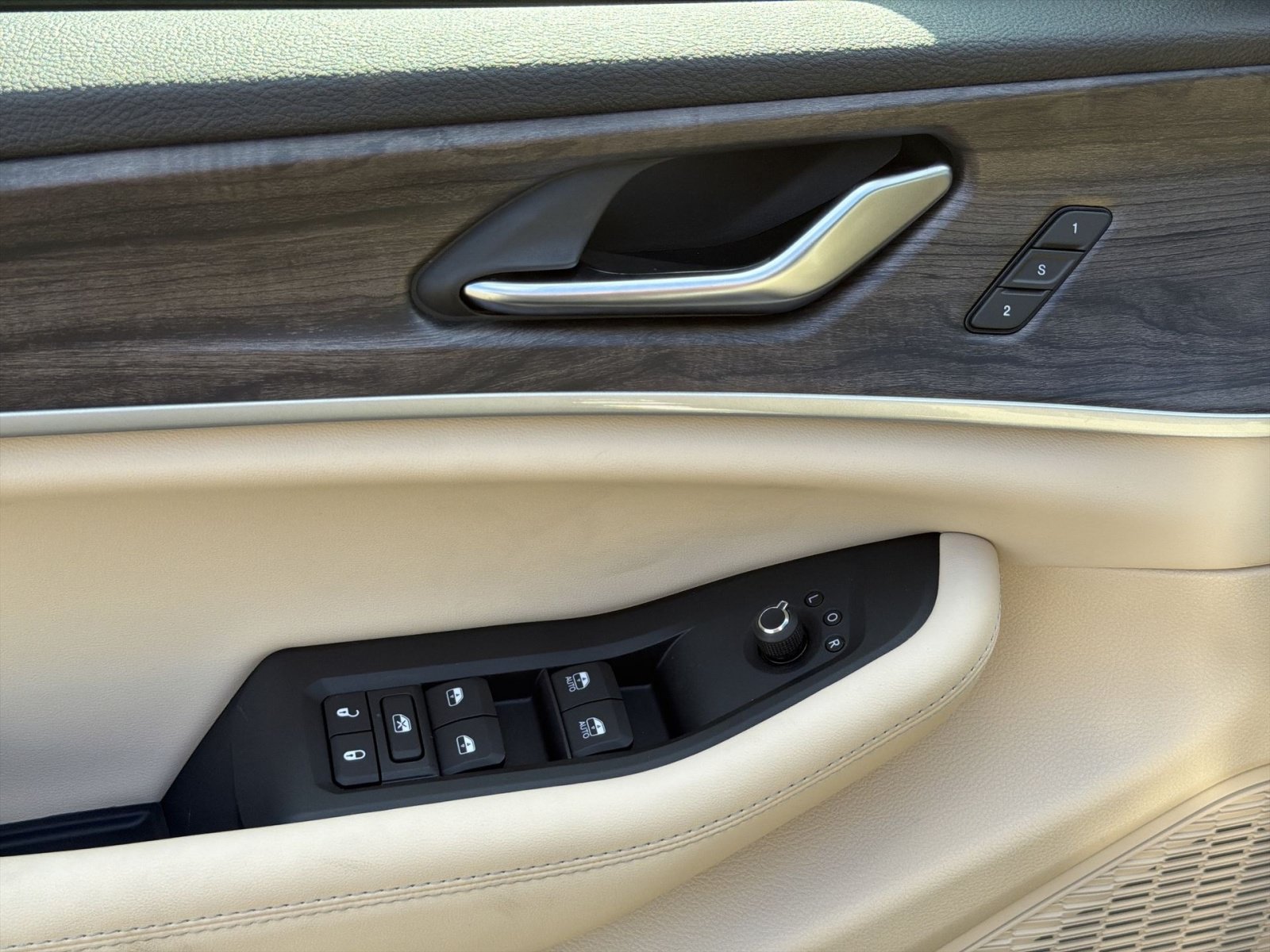 New 2026 Jeep Grand Cherokee Limited AWD/4WD image 15