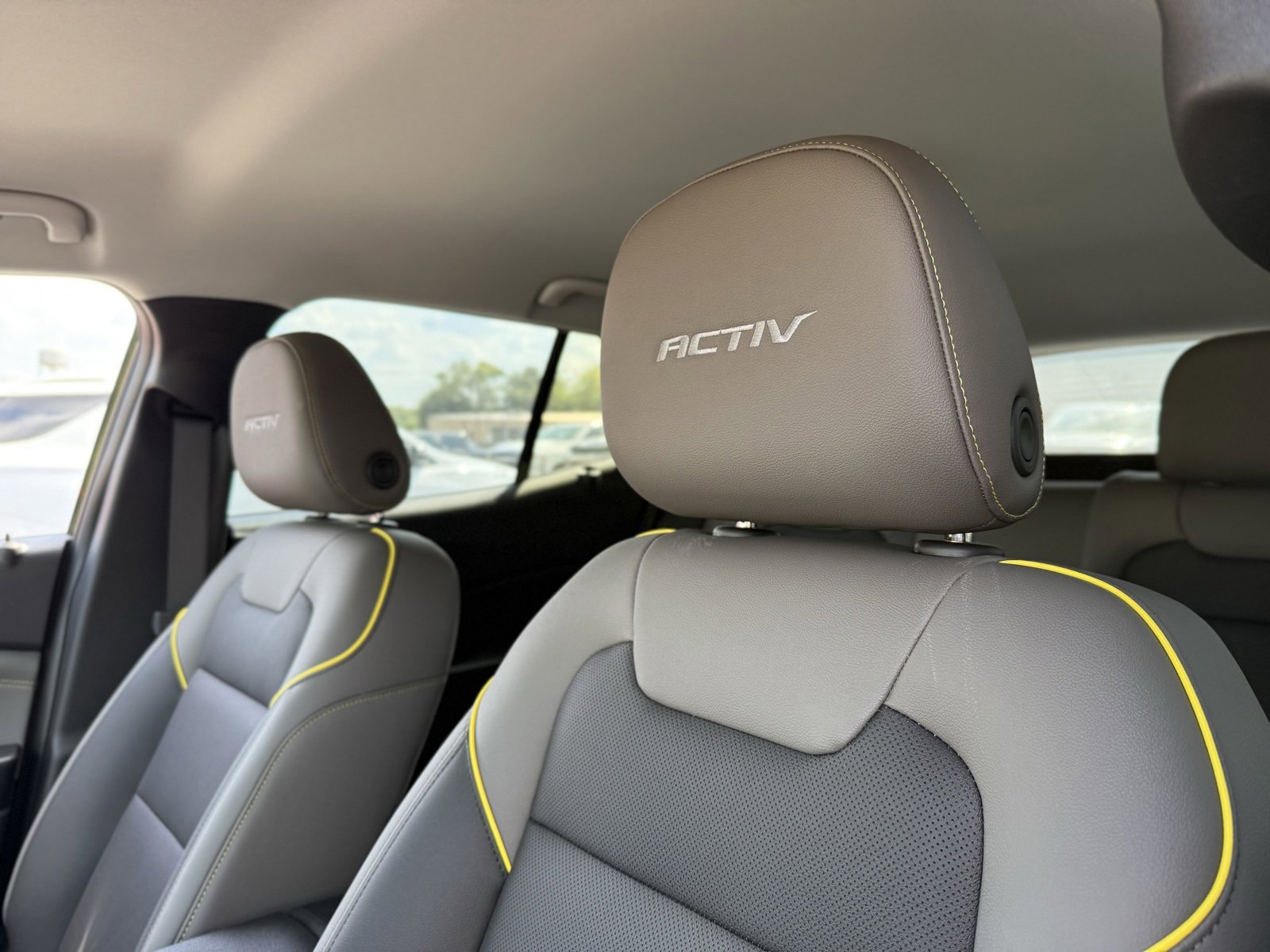 New 2026 Chevrolet Trax ACTIV w/ Sunroof Package image 12