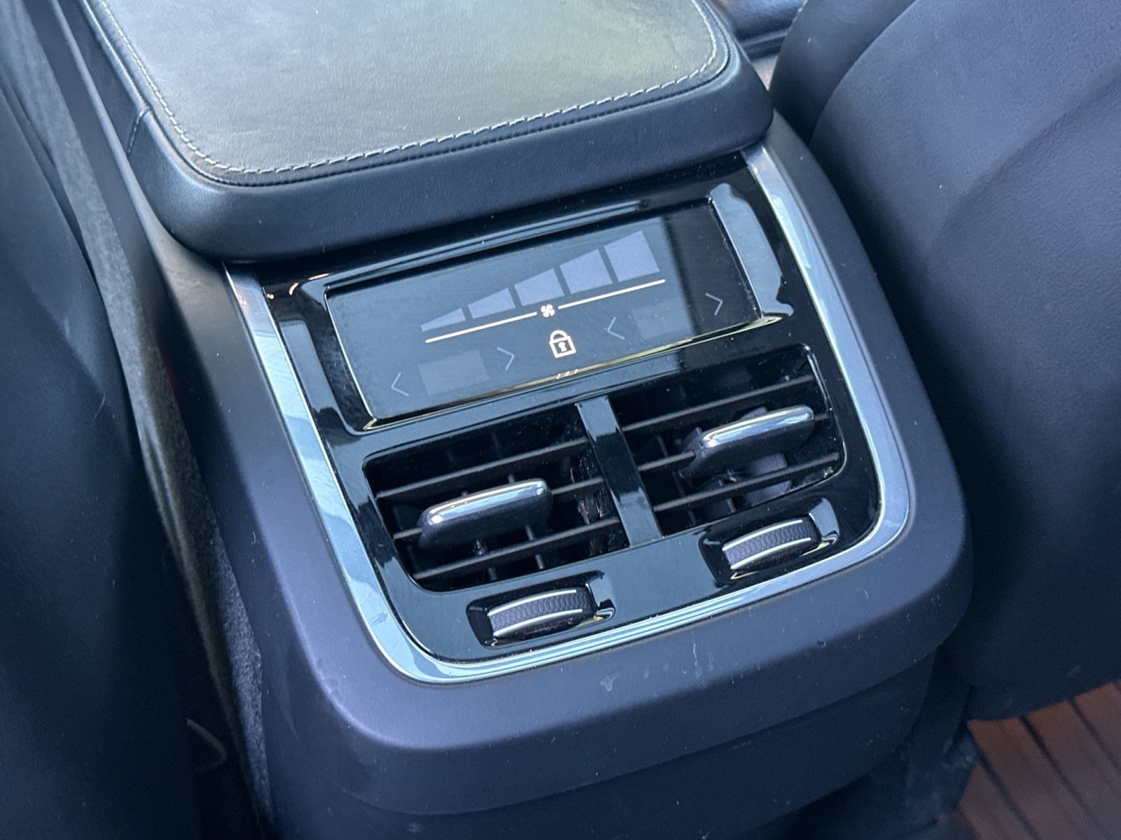 Used 2019 Volvo XC90 T6 Inscription w/ Advanced Package AWD/4WD image 13
