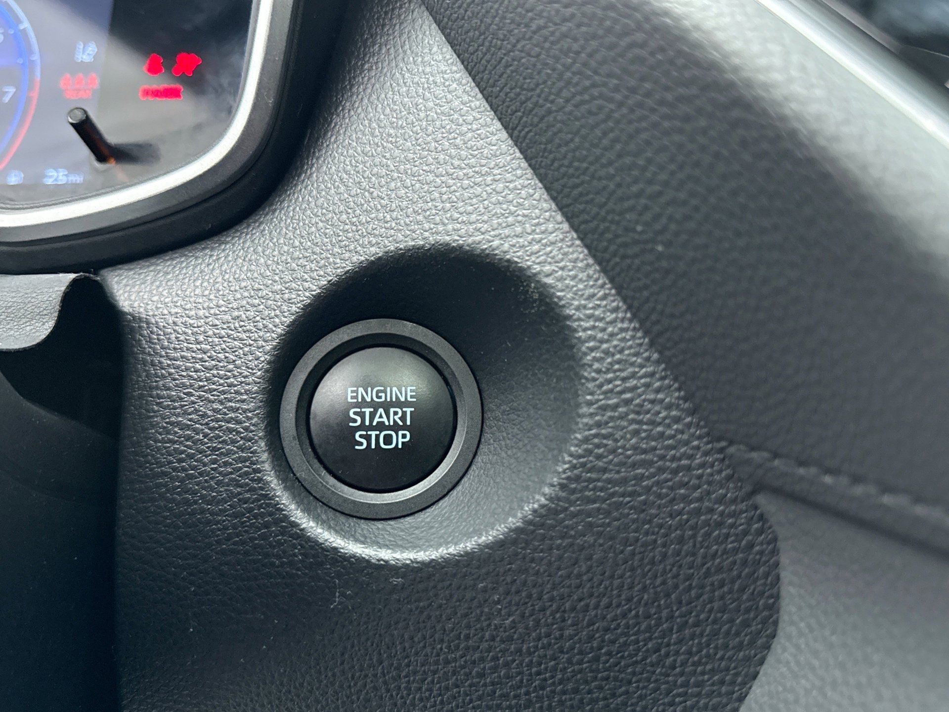 Used 2024 Toyota Corolla Cross XLE w/ Convenience Package image 23