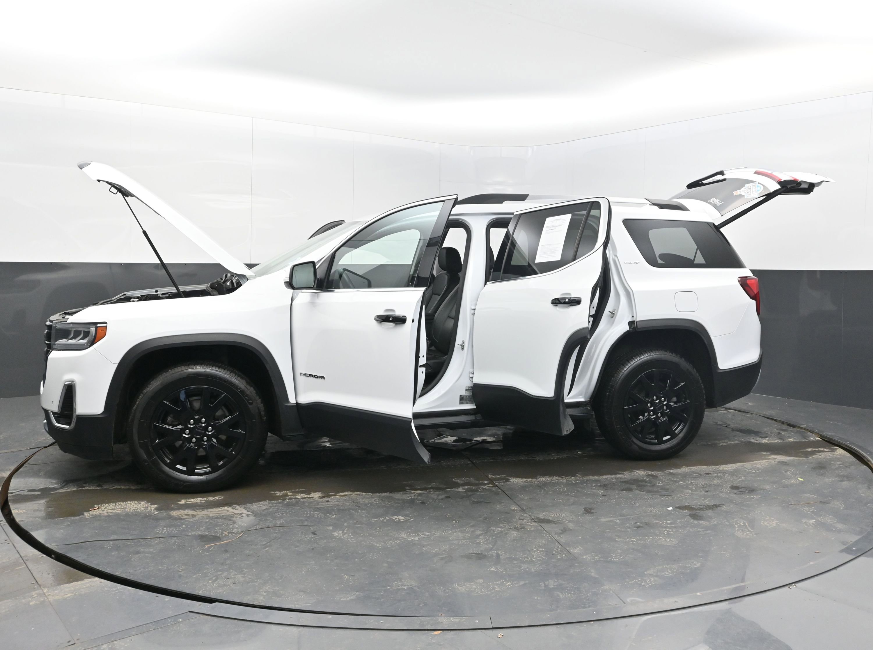 Used 2023 GMC Acadia SLT image 39