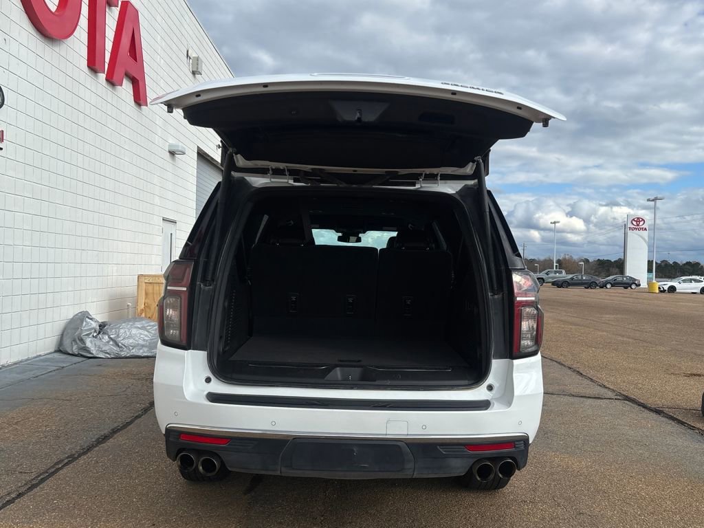 Used 2023 Chevrolet Suburban Premier image 31