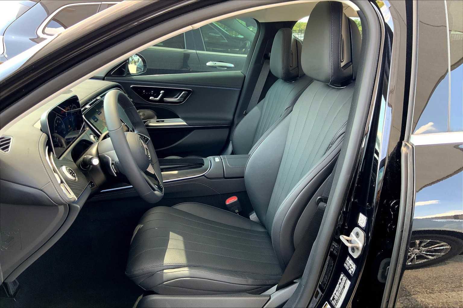 New 2025 Mercedes-Benz E 450 4MATIC All-Terrain Wagon image 17