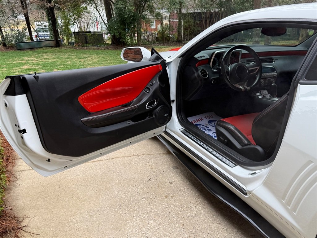 Used 2010 Chevrolet Camaro SS w/ RS Package RWD image 39