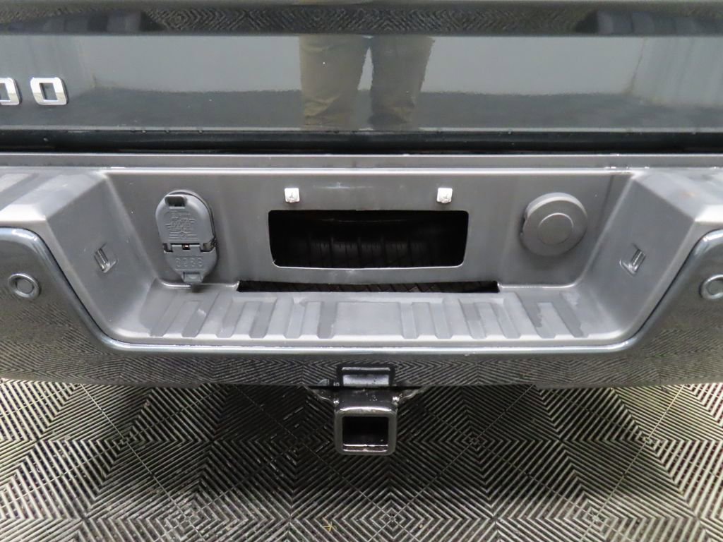 Used 2018 Chevrolet Silverado 1500 LT w/ All Star Edition image 32