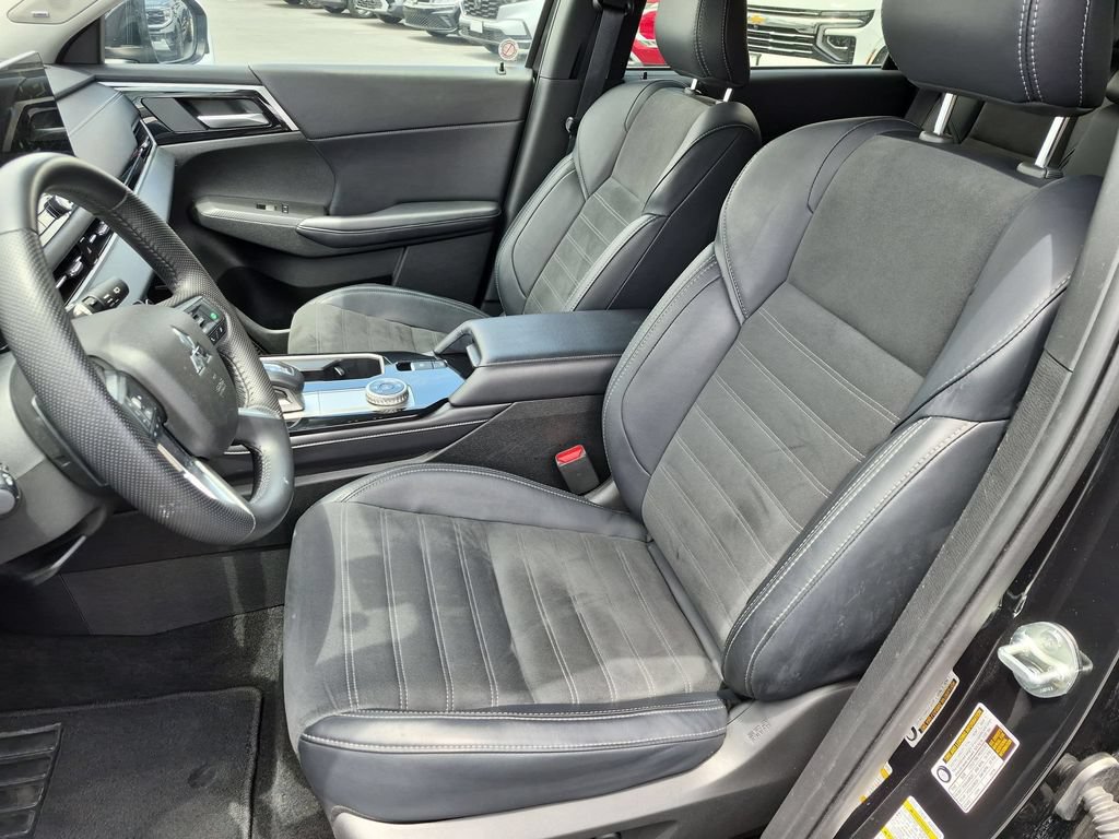 Used 2025 Mitsubishi Outlander SE AWD/4WD image 25