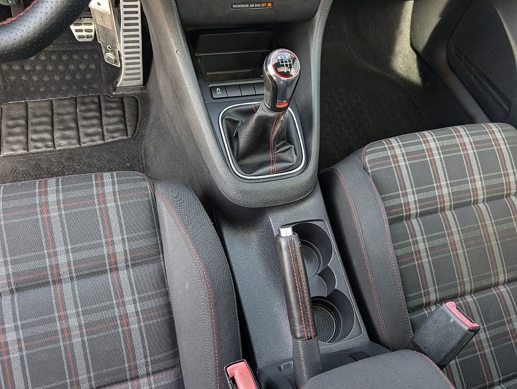 Used 2012 Volkswagen GTI 2-Door image 24