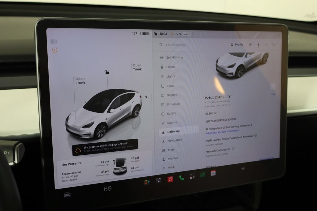 Used 2022 Tesla Model Y Long Range AWD/4WD image 32
