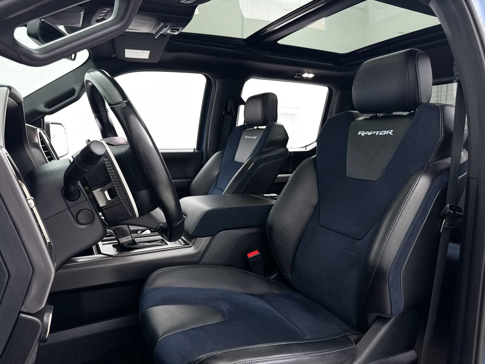 Used 2020 Ford F150 Raptor w/ Equipment Group 802A Luxury AWD/4WD image 23