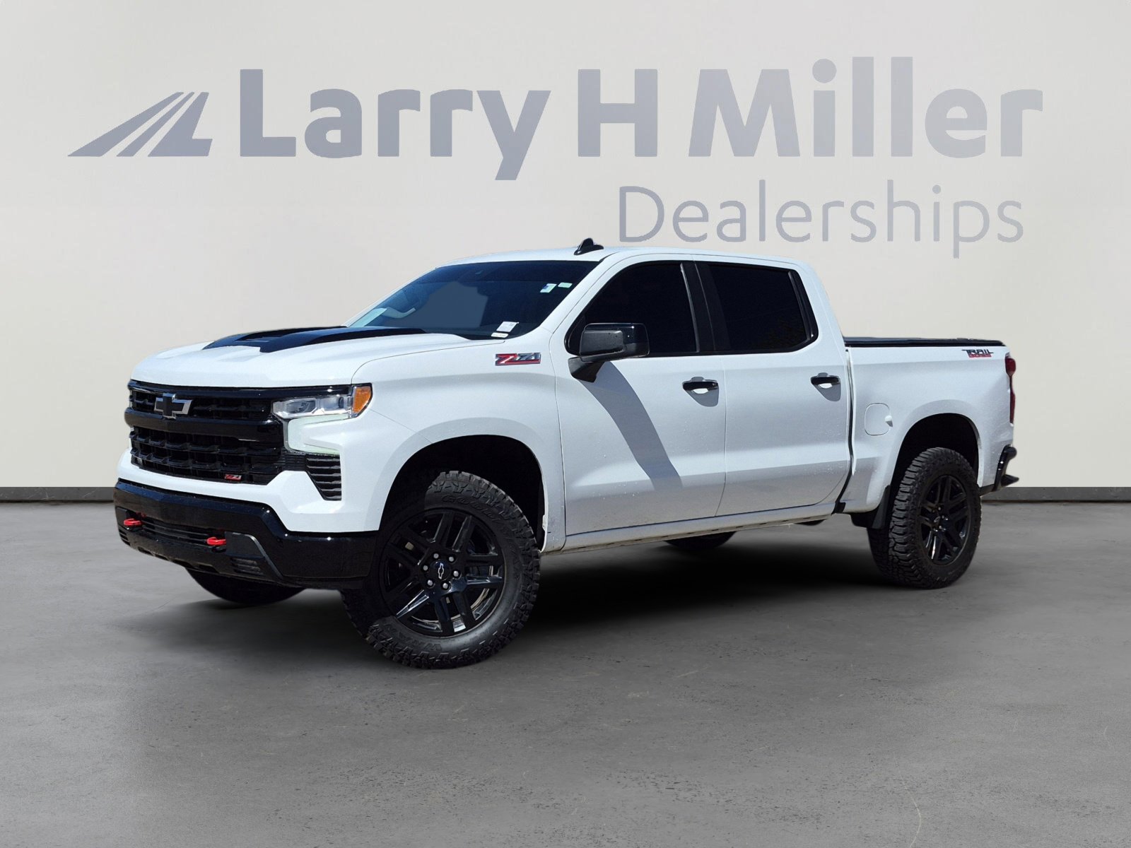 Used 2023 Chevrolet Silverado 1500 LT Trail Boss w/ Protection Package image 1