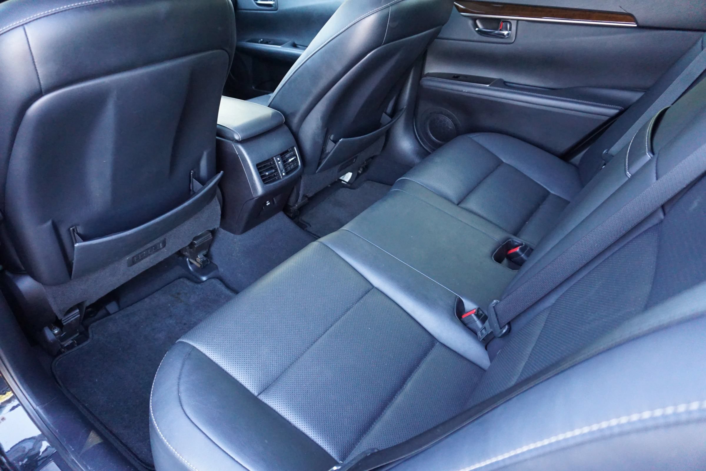 Used 2016 Lexus ES 350 w/ Premium Package w/Wood Trim FWD image 18