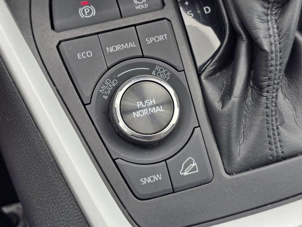 Certified 2023 Toyota RAV4 Adventure AWD/4WD image 8