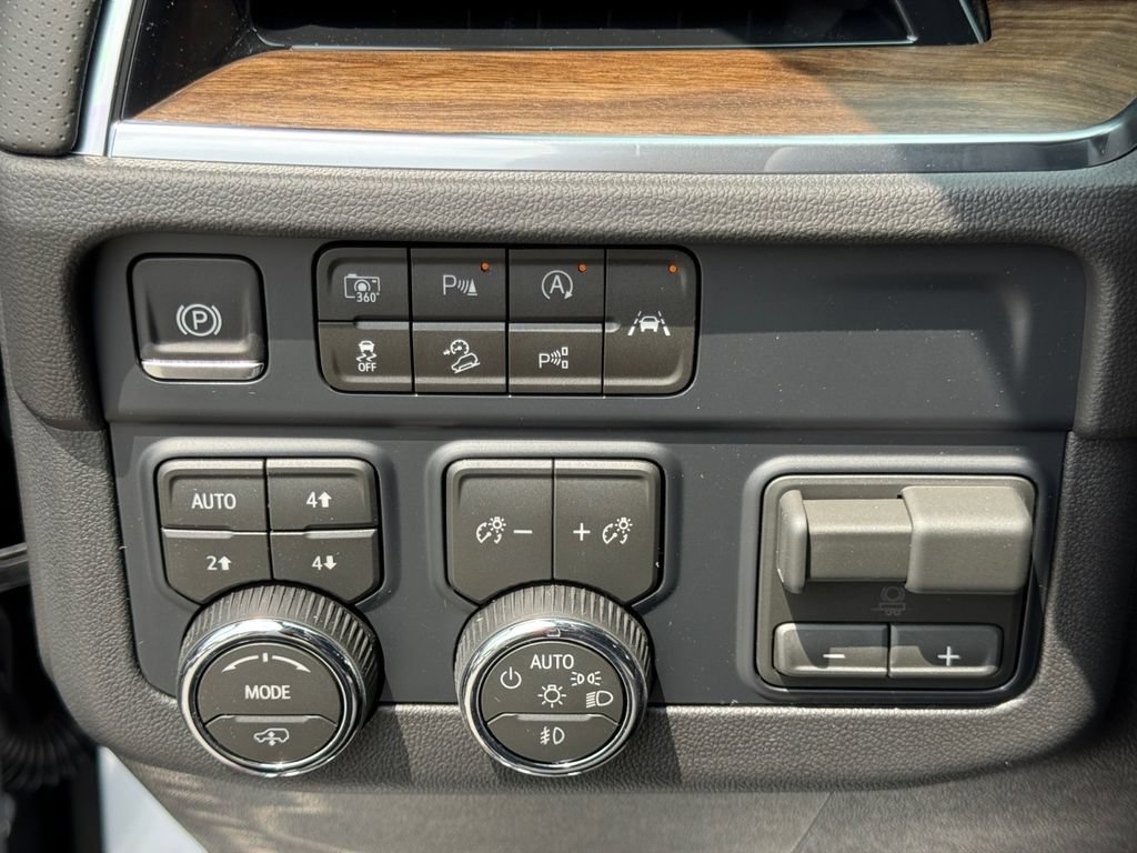 New 2026 Chevrolet Tahoe High Country AWD/4WD image 23