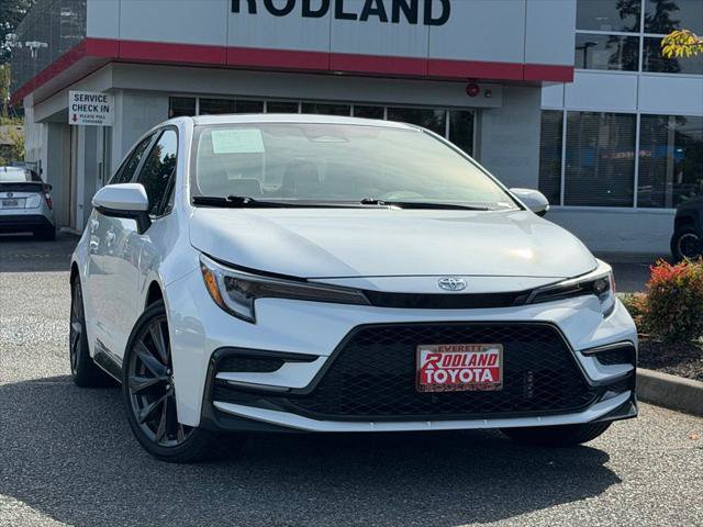 Certified 2025 Toyota Corolla SE w/ SE Premium Package FWD image 1