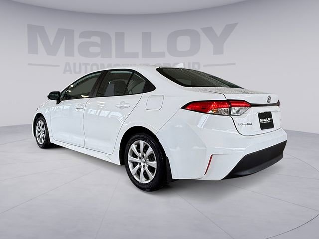 Used 2025 Toyota Corolla LE image 3
