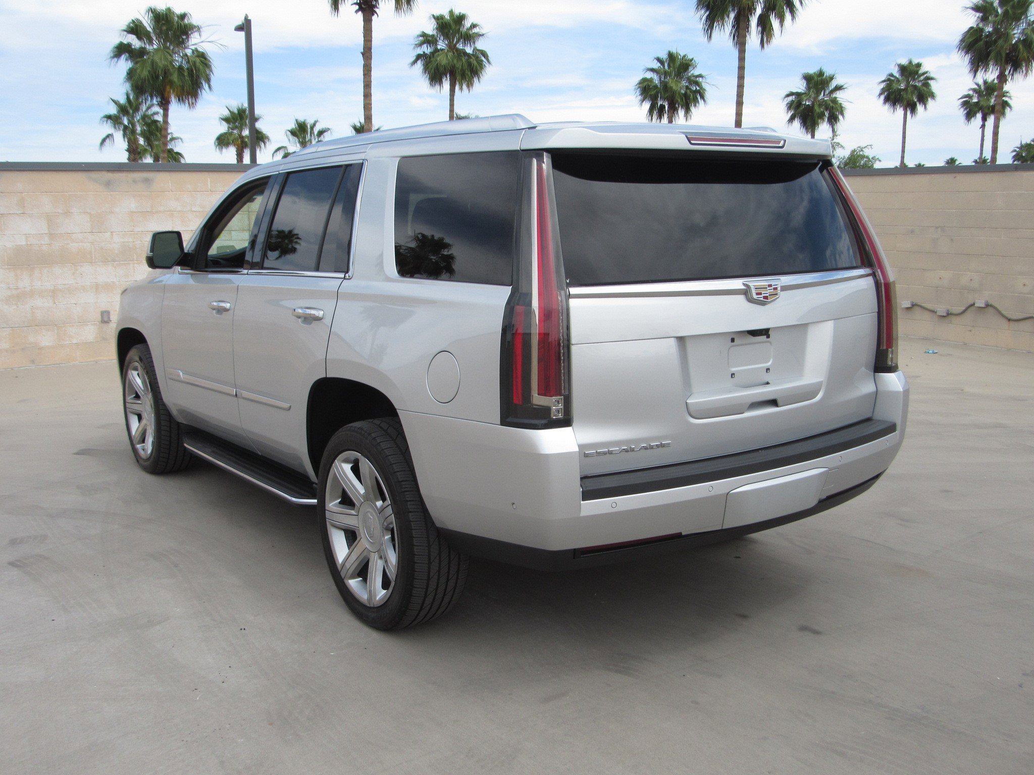 Used 2019 Cadillac Escalade Luxury image 6