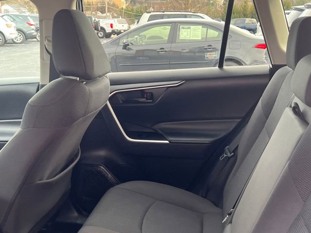 Used 2021 Toyota RAV4 LE image 24