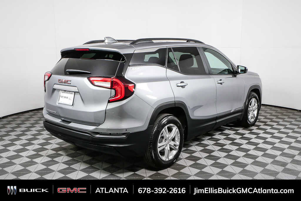 Used 2024 GMC Terrain SLE w/ Driver Convenience Package FWD image 3