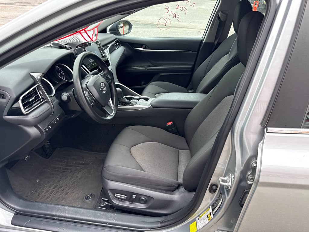 Used 2022 Toyota Camry LE w/ Convenience Package FWD image 10