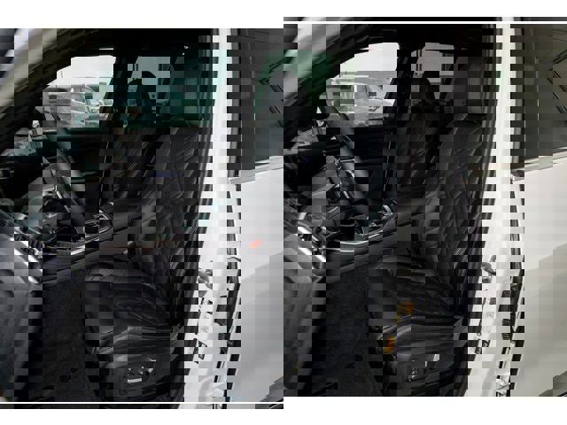 New 2026 BMW X5 xDrive50e w/ Premium Package image 73