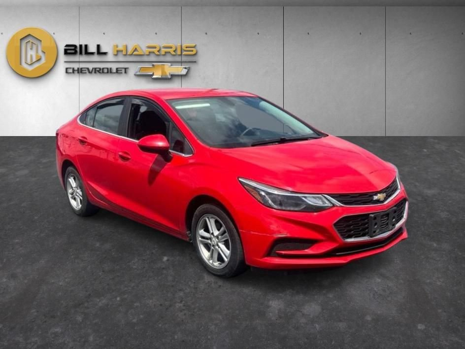 Used 2017 Chevrolet Cruze LT w/ Convenience Package FWD image 3