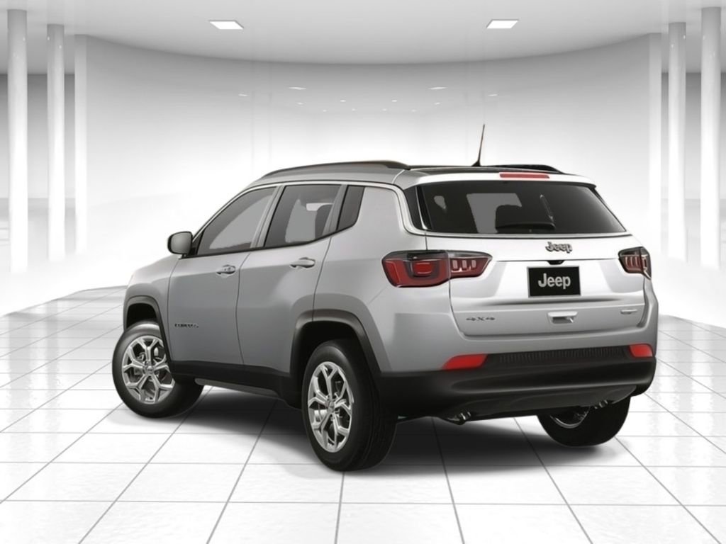 New 2025 Jeep Compass Latitude w/ Sun & Sound Group image 4