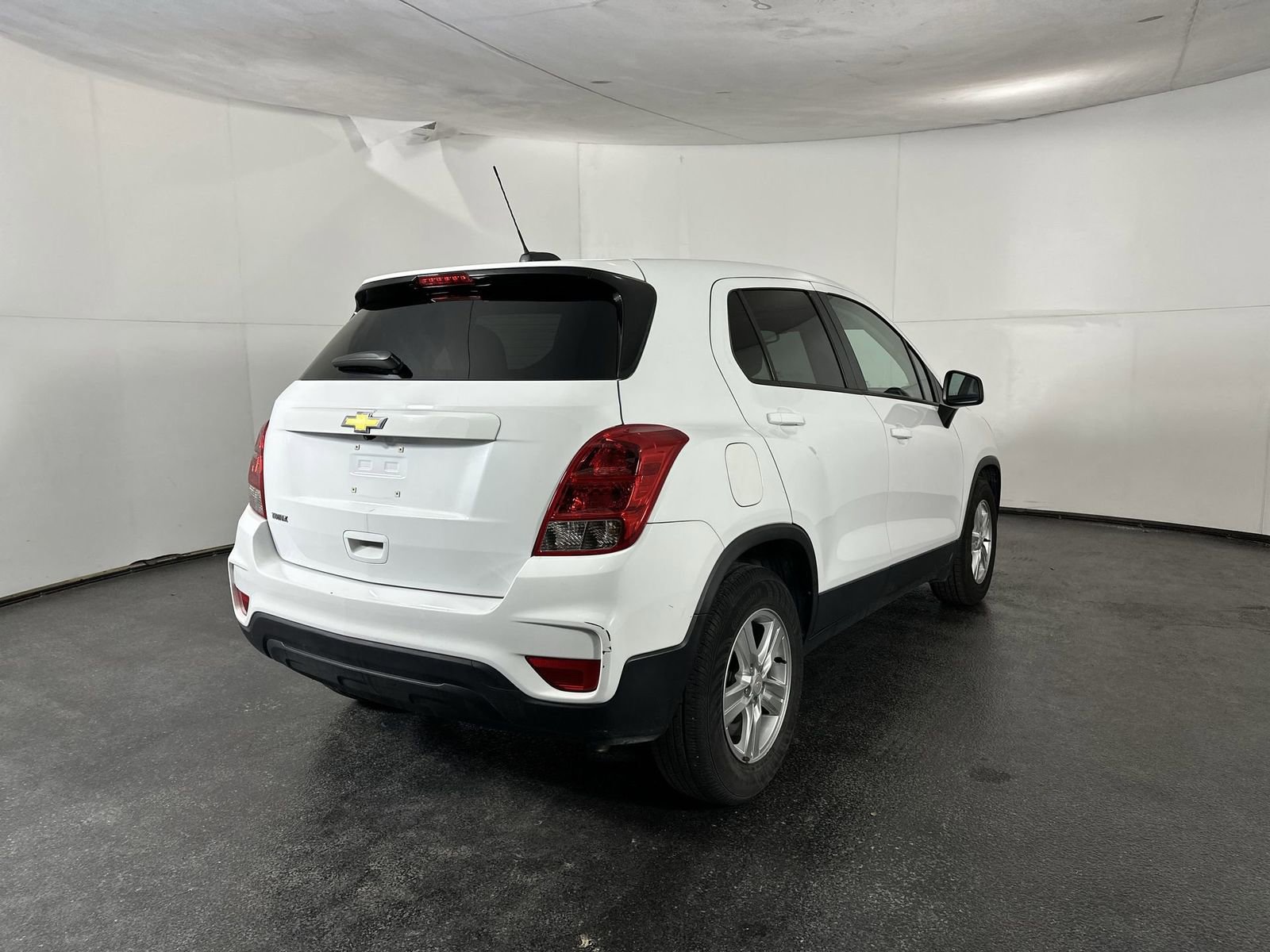 Used 2022 Chevrolet Trax LS w/ Tint and Cruise Package image 8
