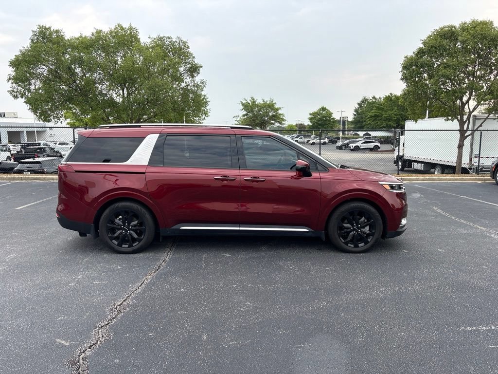 Used 2023 Kia Carnival SX Prestige FWD image 2