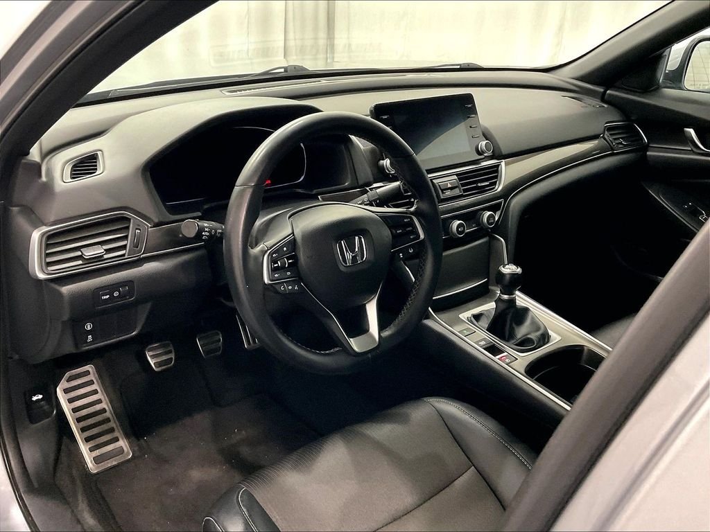 Used 2018 Honda Accord Sport image 8