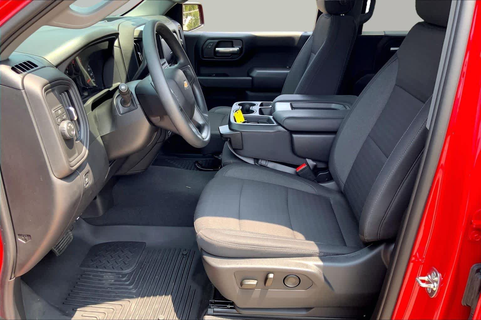 Used 2026 Chevrolet Silverado 1500 Custom RWD image 8