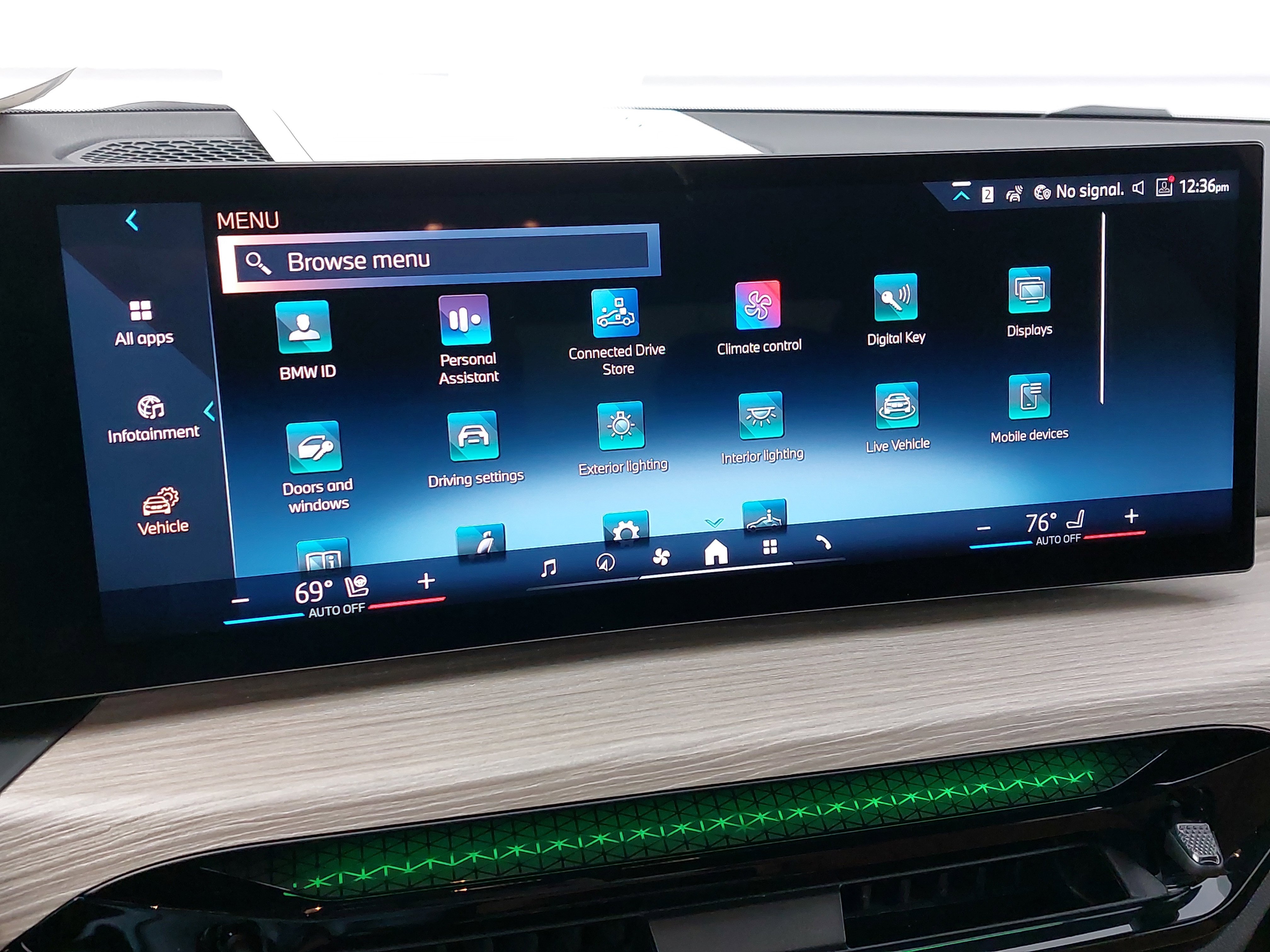 Used 2025 BMW 230i Coupe w/ M Sport Package image 21