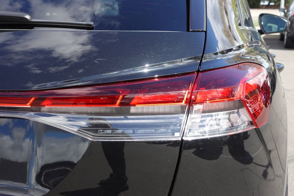 Used 2023 Audi Q4 e-tron Premium Plus w/ Premium Plus image 5