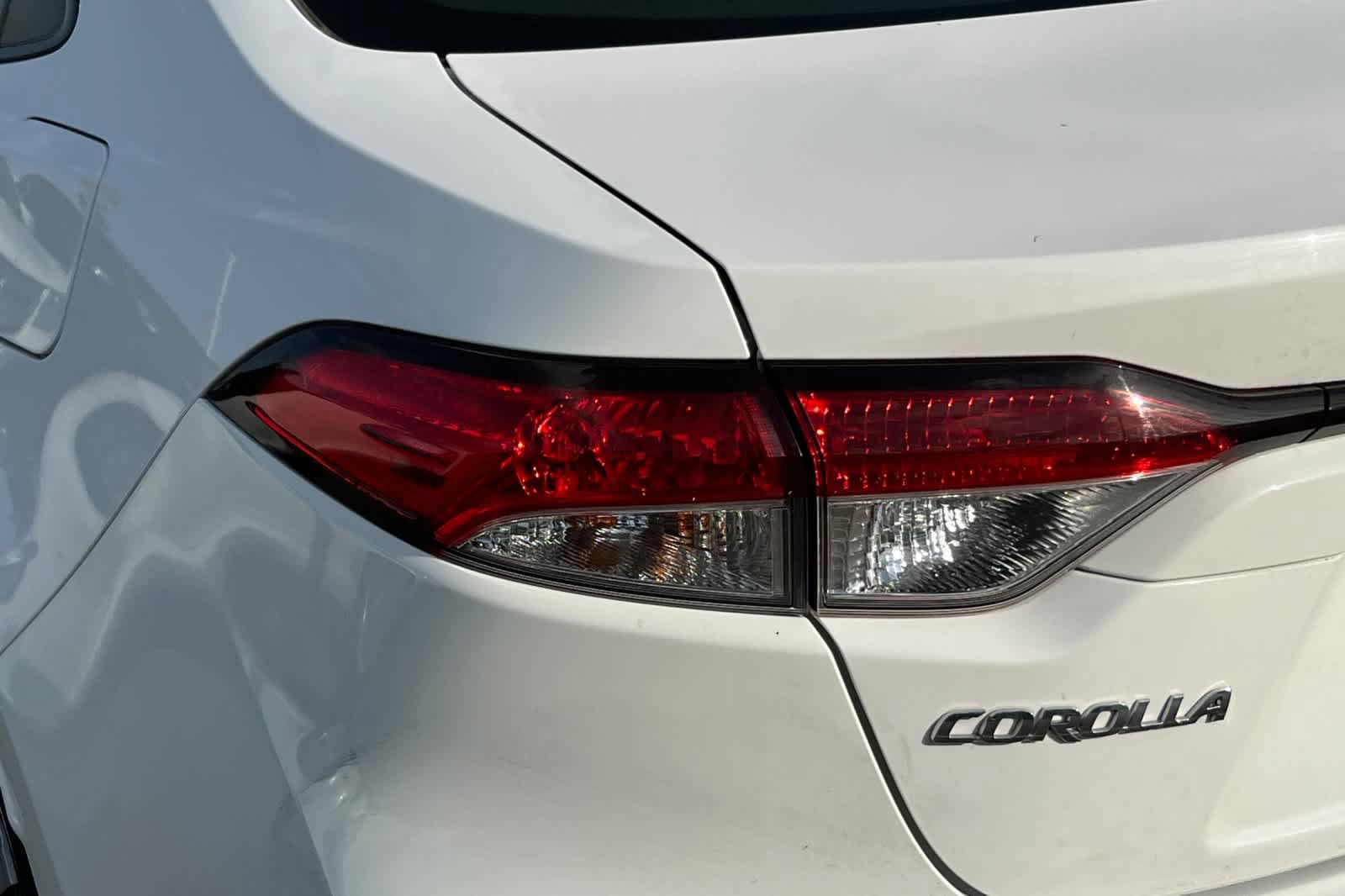 Used 2020 Toyota Corolla LE FWD image 20