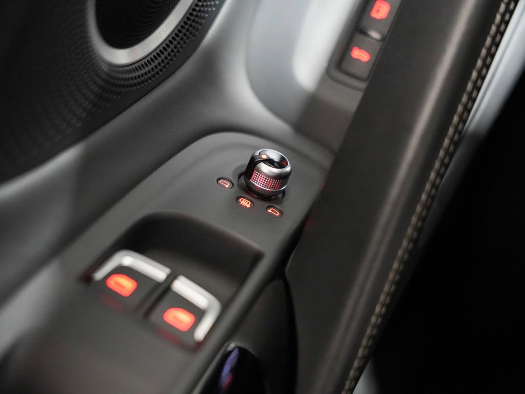 Used 2015 Audi R8 V10 w/ Full Leather Package image 29