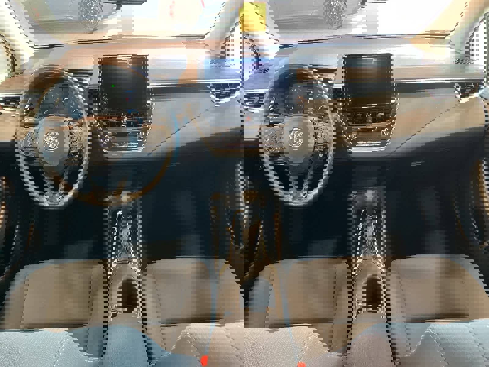 Used 2025 Toyota Corolla LE image 20