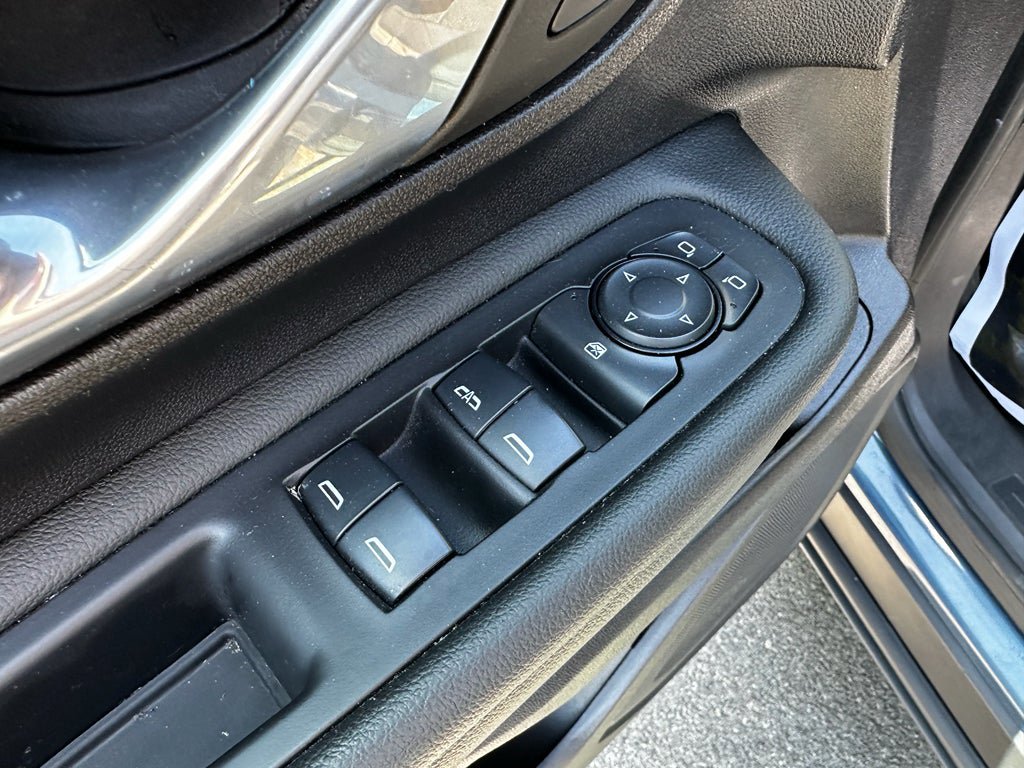 Used 2024 GMC Terrain SLE AWD/4WD image 13