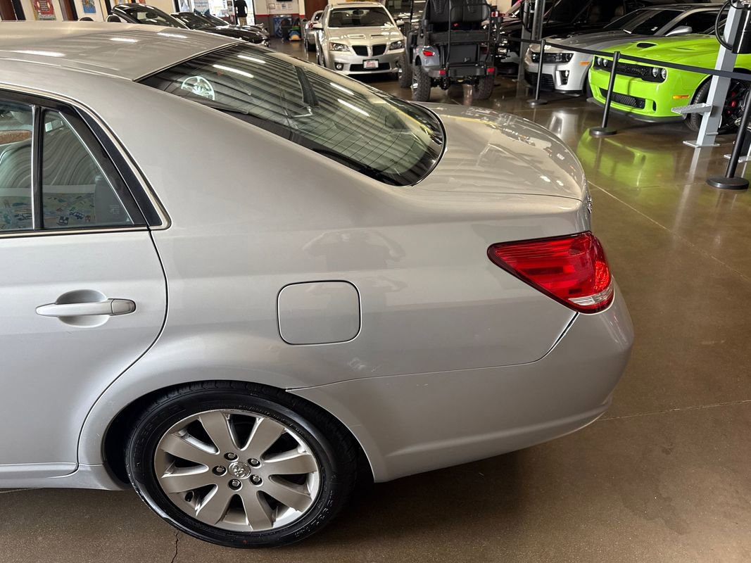 Used 2006 Toyota Avalon XLS image 41