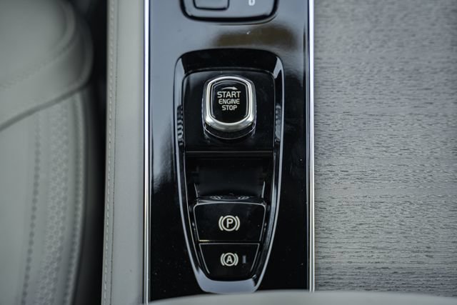 New 2026 Volvo XC90 B6 Plus w/ Protection Package Premier AWD/4WD image 27