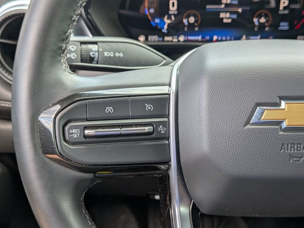 Used 2025 Chevrolet Colorado LT w/ Advanced Trailering Package AWD/4WD image 21