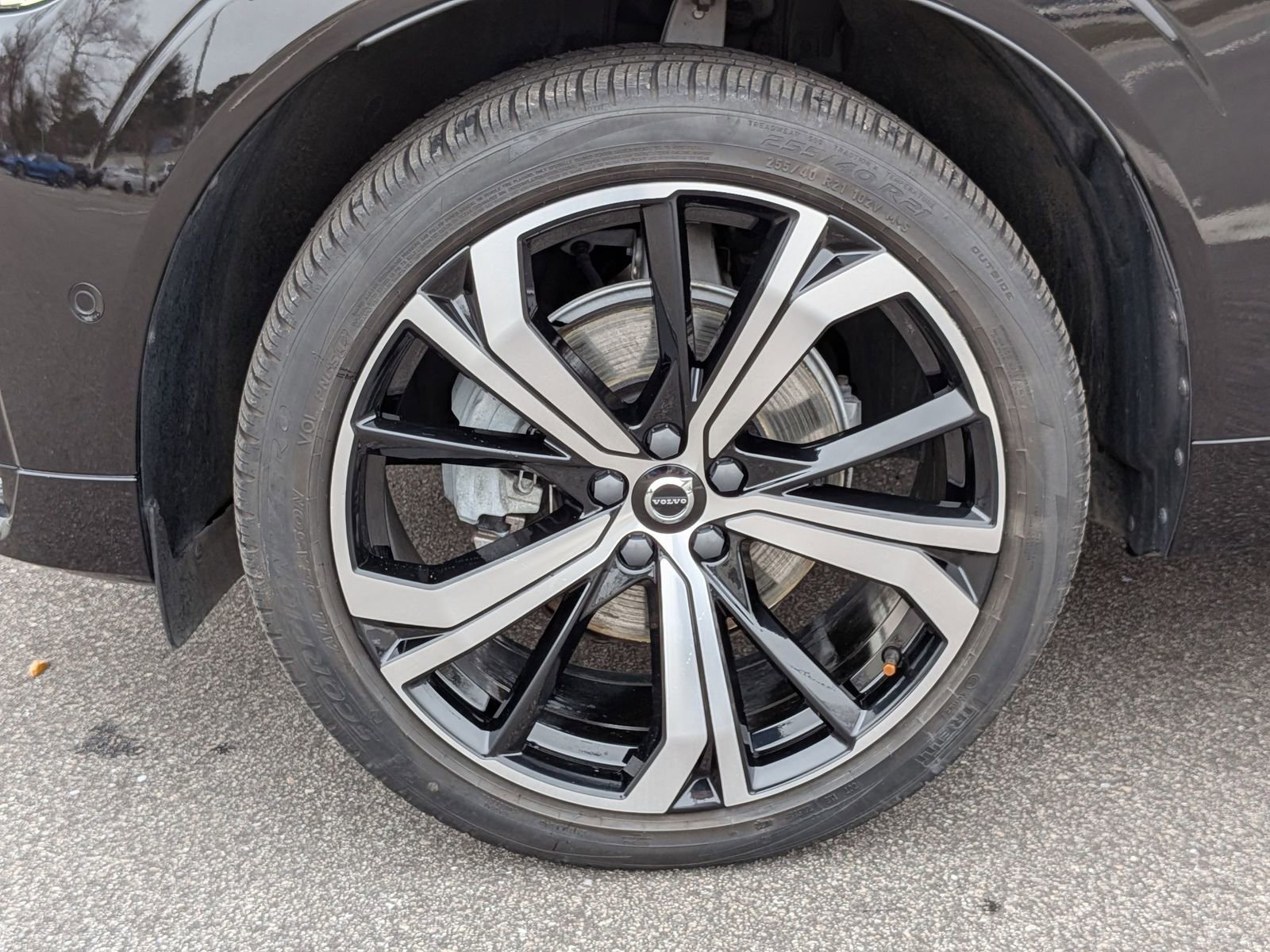 Used 2023 Volvo XC60 B5 Ultimate w/ Climate Package image 10