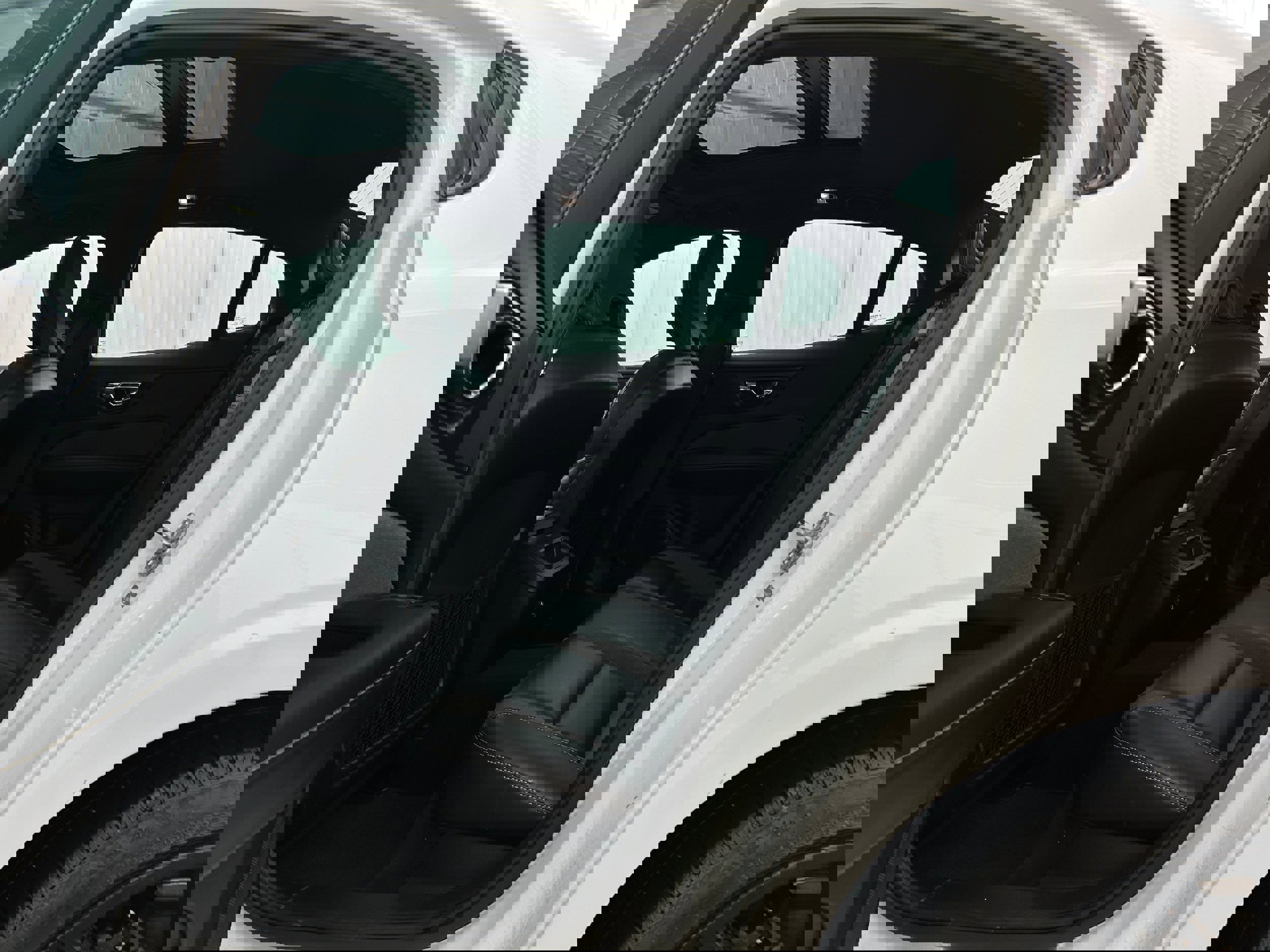 Used 2019 Volvo S60 T6 R-Design image 26