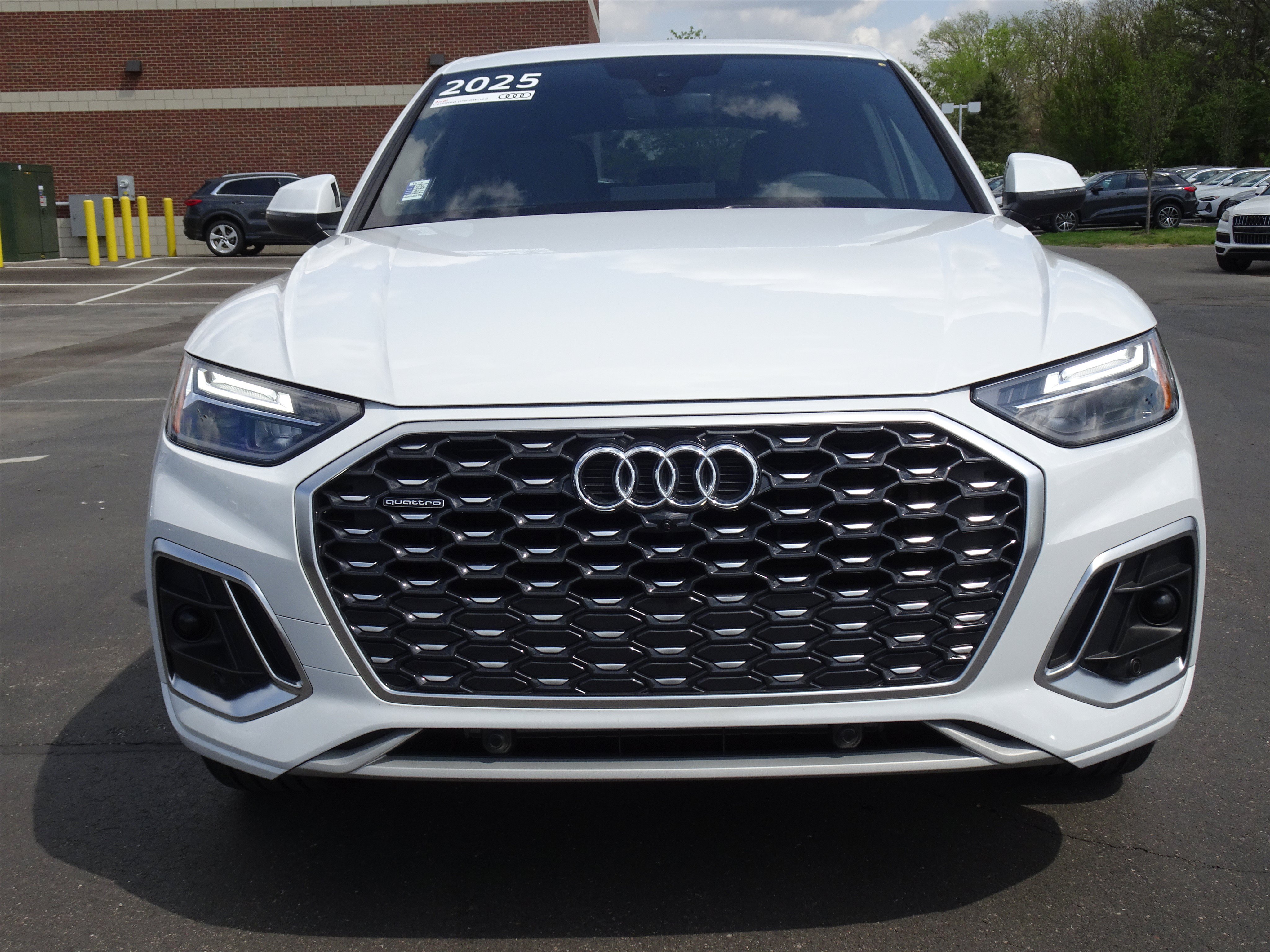 Certified 2025 Audi Q5 2.0T Premium Plus w/ Premium Plus Package AWD/4WD image 7