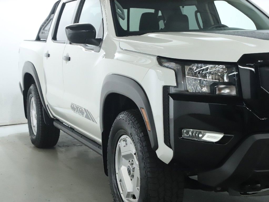 Certified 2024 Nissan Frontier SV w/ Hardbody Edition image 9