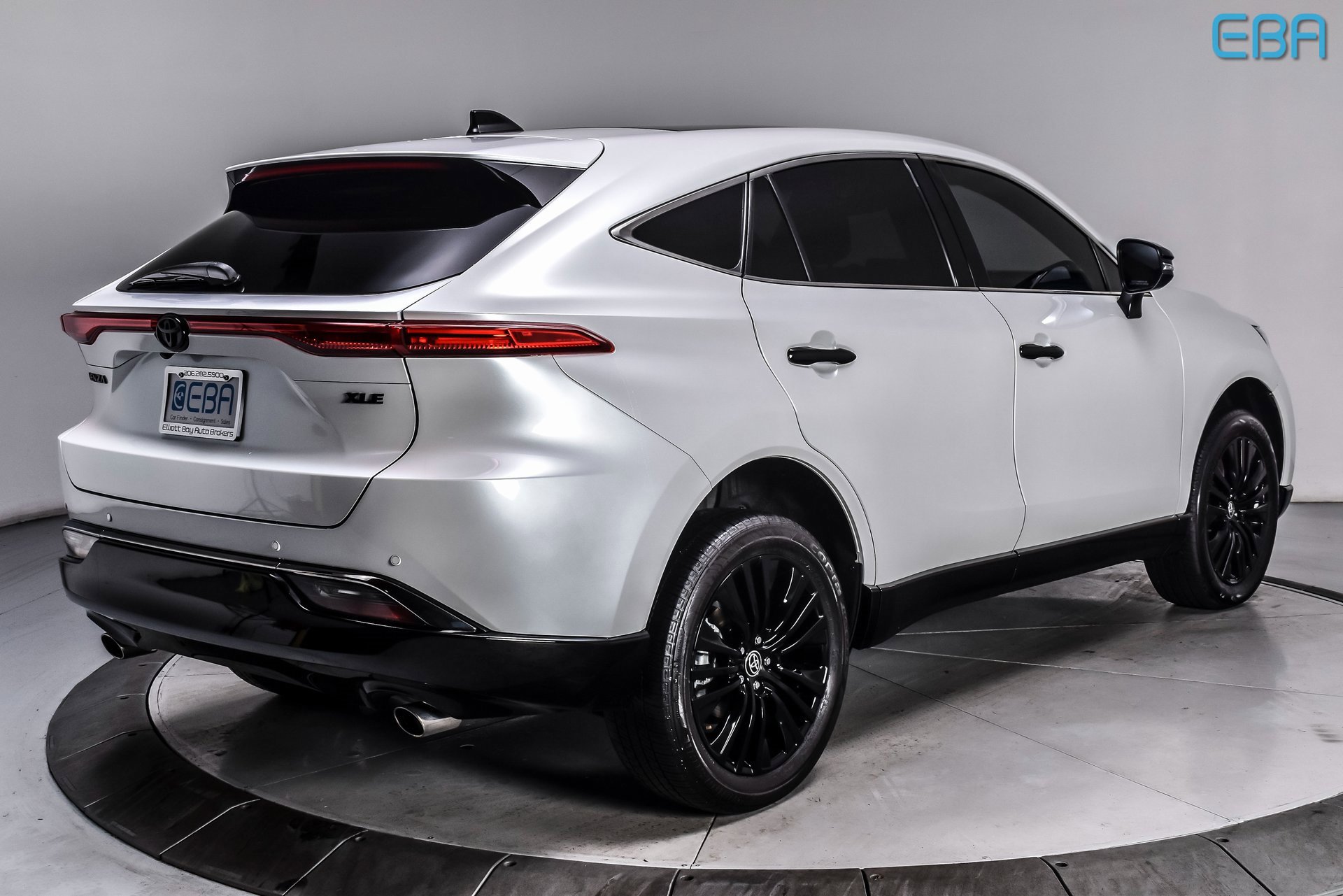 Used 2024 Toyota Venza Nightshade image 6