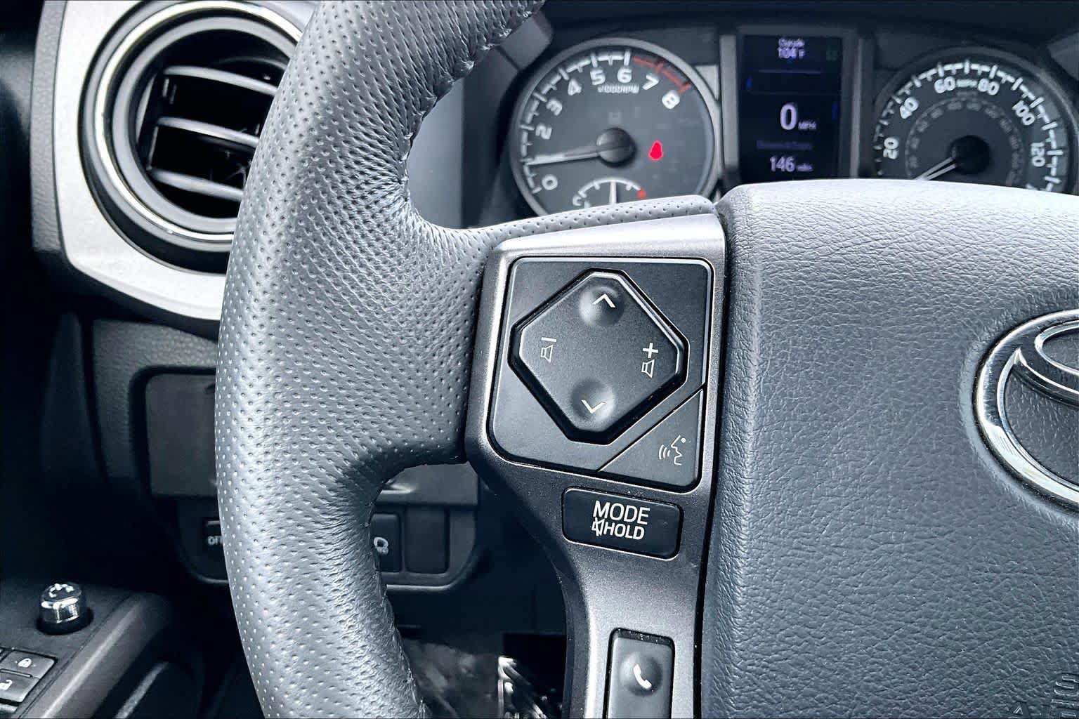 Used 2018 Toyota Tacoma TRD Off-Road w/ Technology Package AWD/4WD image 23
