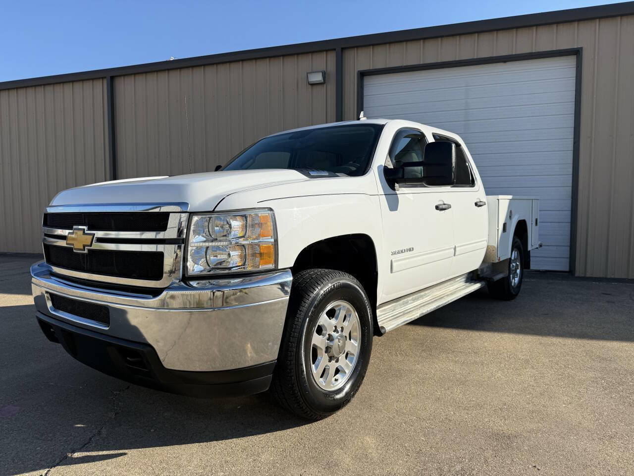 Used 2013 Chevrolet Silverado 3500 LT w/ Convenience Package image 2