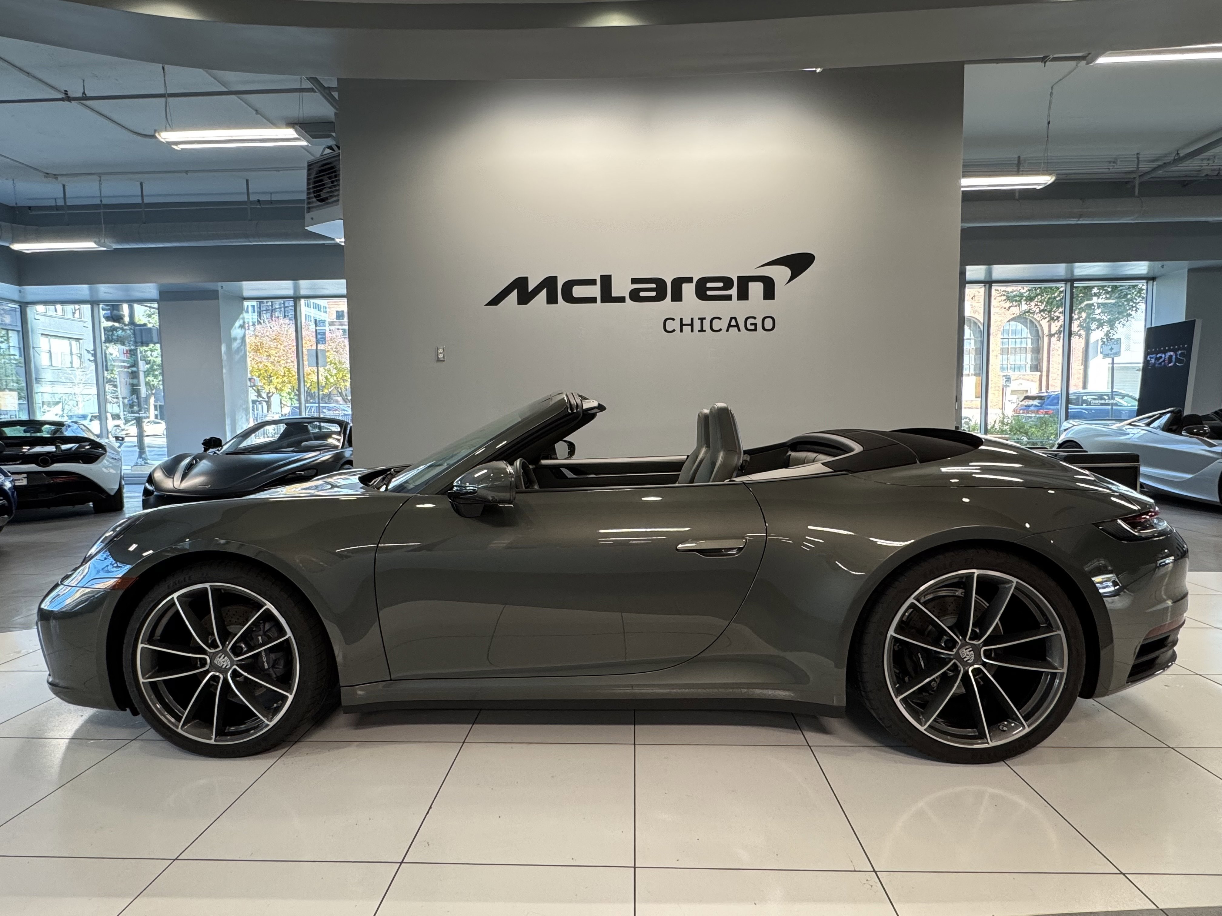 Used 2023 Porsche 911 Carrera image 4